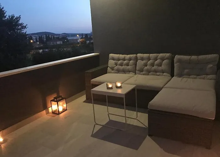 Fresh And Newly Built With Pool شقة *