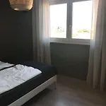 Fresh And Newly Built With Pool Apartman