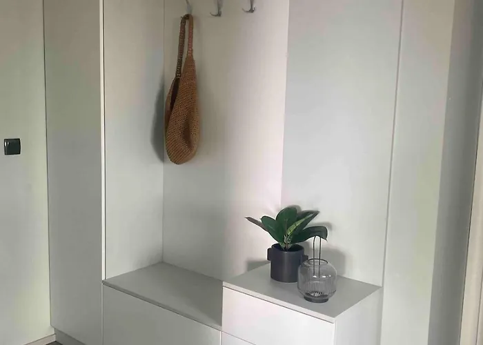 Fresh And Newly Built With Pool Traù