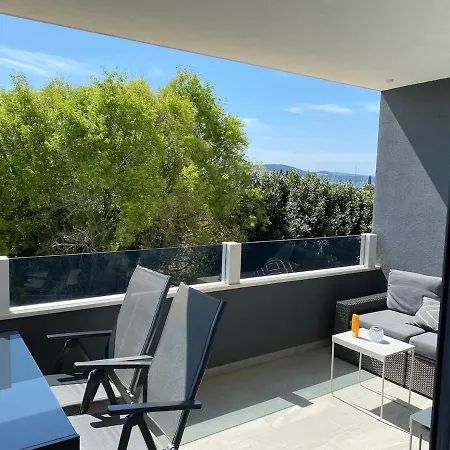 Fresh And Newly Built With Pool Apartament *