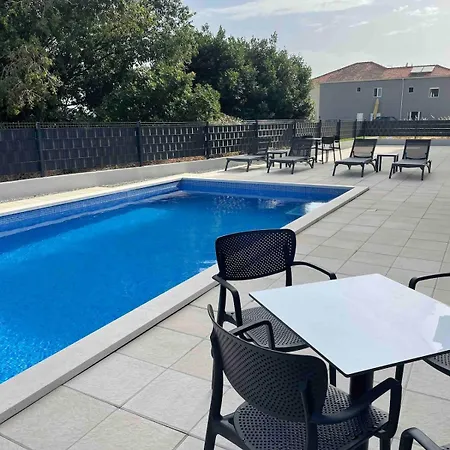 Fresh And Newly Built With Pool Apartament Trogir