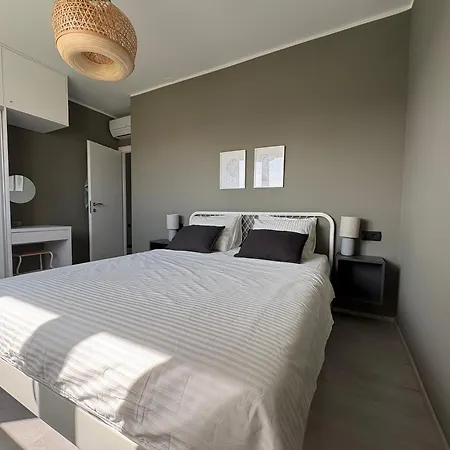 Fresh And Newly Built With Pool Apartament Trogir